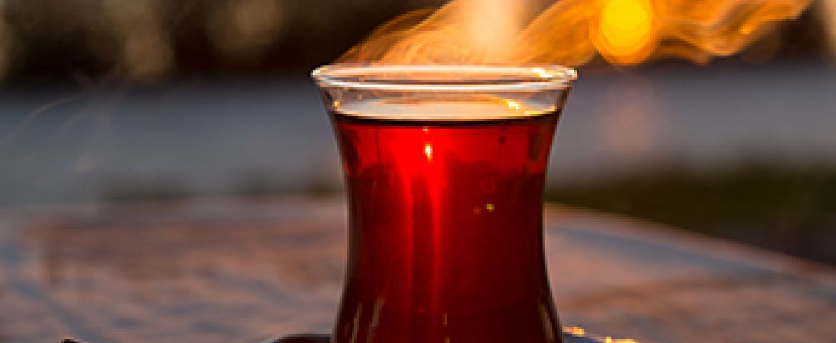 Siyah çayın vücuda etkileri neler? Ne kadar içilmeli? Faydaları ve zararları neler?